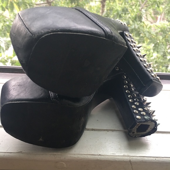 Spiked platform boots - Picture 6 of 10